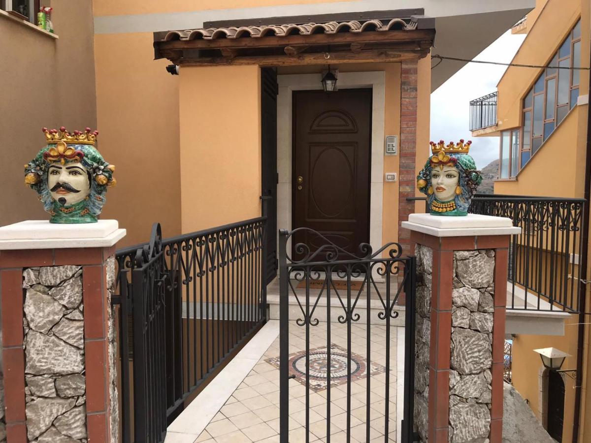 Casa Vacanza Cundari Castelmola Exterior photo